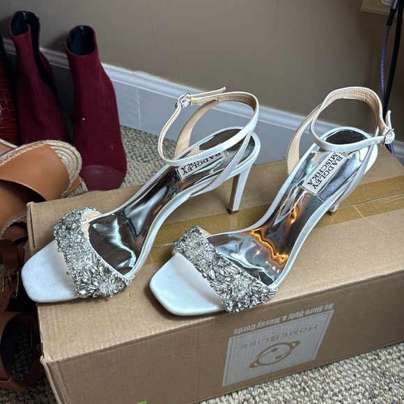 NWOT β’ Rider Stiletto Heel β’ Badgley Mischka β’ Size 8.5 β’ ππ β’ Soft White - Picture 3 of 15